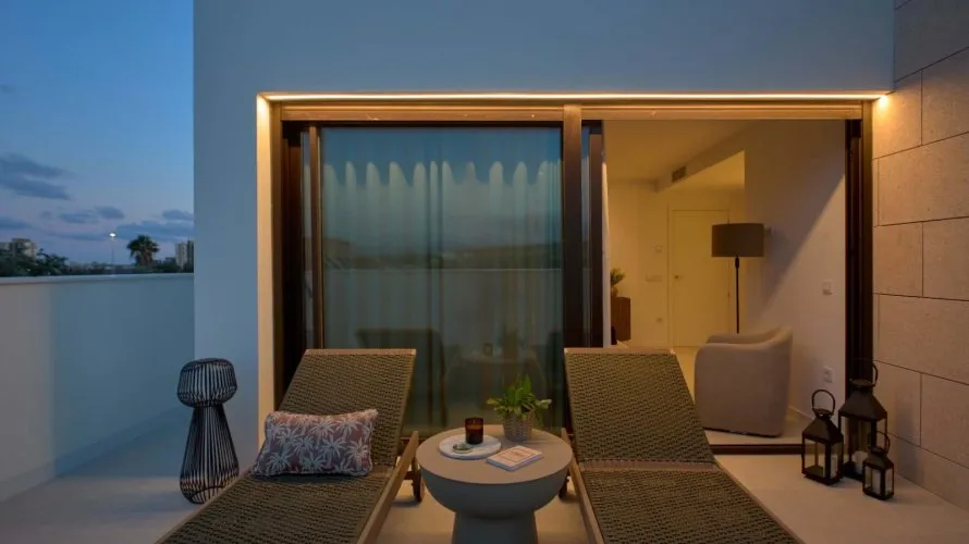 Apartamento de 4 dormitorios en Alicante, España No. 1179 № 8