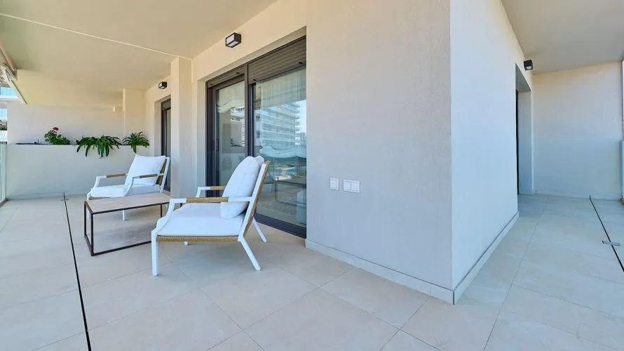 Apartamento de 3 dormitorios en Alicante, España No. 1215 № 1