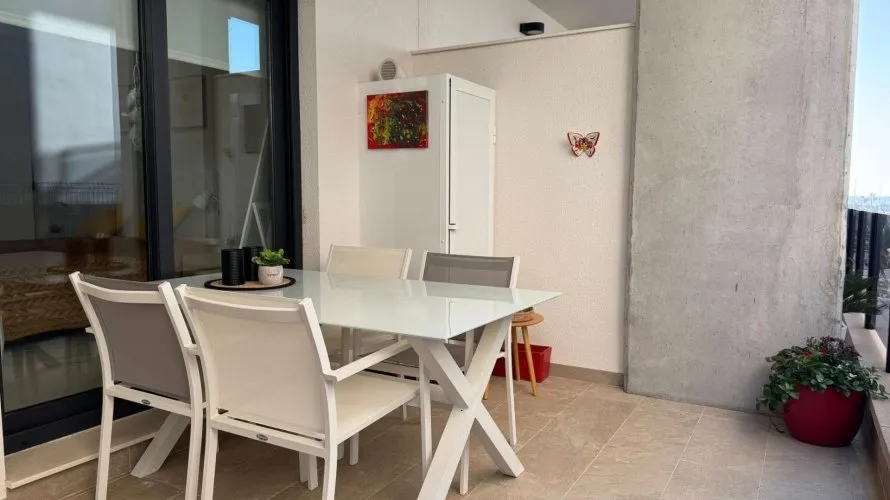 Apartamento de 2 dormitorios en Guardamar del Segura, España No. 1218 № 8