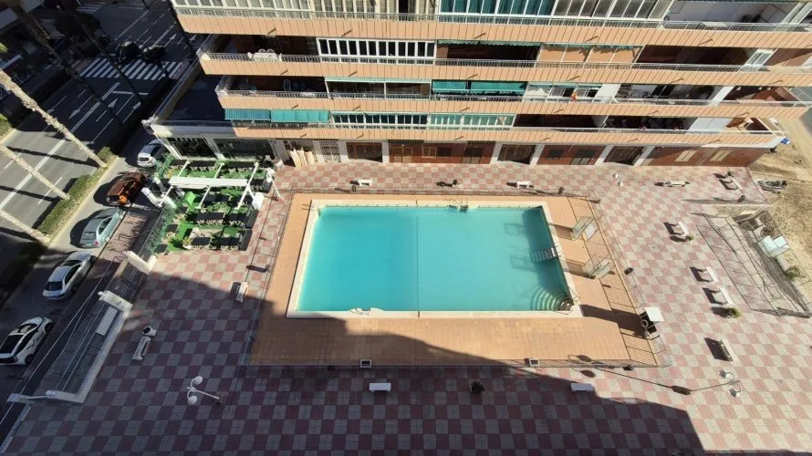 Apartamento de 2 dormitorios en Torrevieja, España No. 1279 № 14