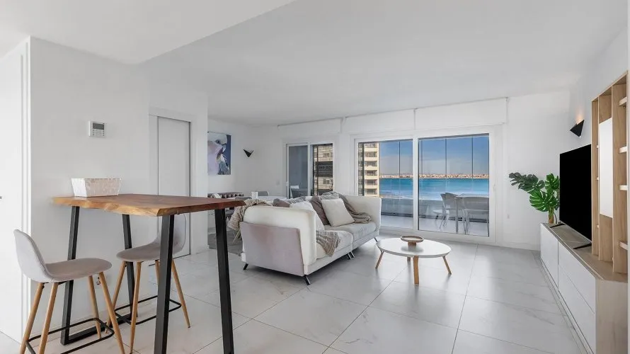 Apartamento de 2 dormitorios en Torrevieja, España No. 1220 № 1