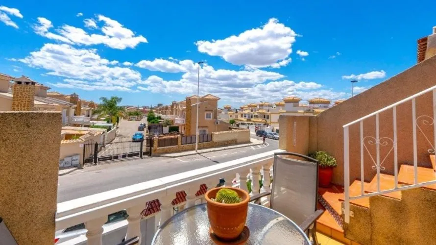 Сasa de 2 dormitorios en Torrevieja, España No. 1168 № 18