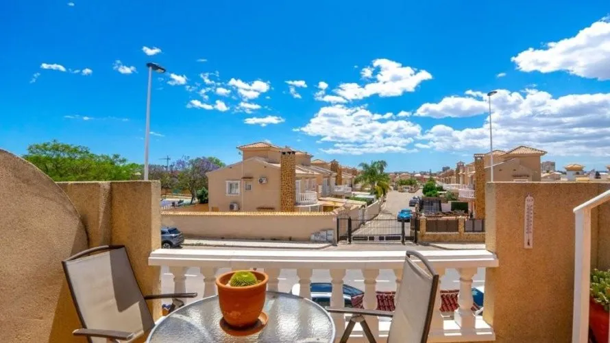 Сasa de 2 dormitorios en Torrevieja, España No. 1168 № 20