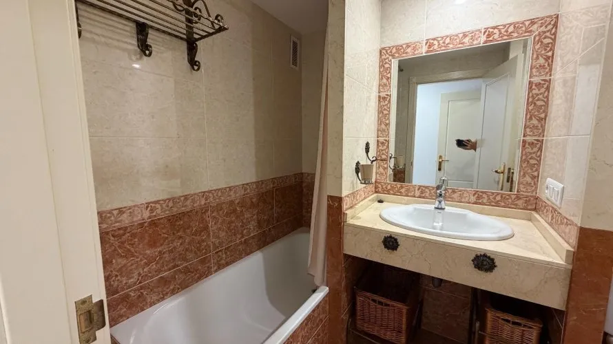 Apartamento de 2 dormitorios en Alicante, España No. 1175 № 11