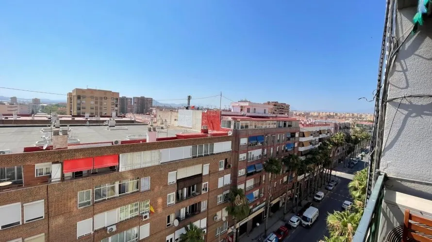 Apartamento de 2 dormitorios en Alicante, España No. 1191