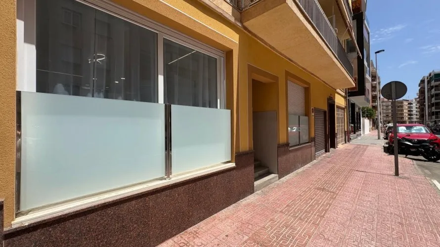 Apartamento de 2 dormitorios en Torrevieja, España No. 1268