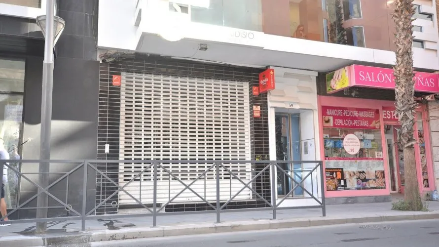 Propiedad comercial de 200m² en Torrevieja, España No. 1252 № 23