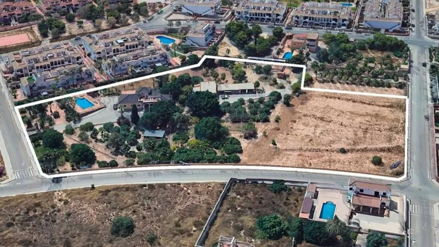 Apartamento de 2 dormitorios en Torrevieja, España No. 1242 № 1
