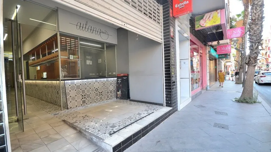 Propiedad comercial de 200m² en Torrevieja, España No. 1252 № 26