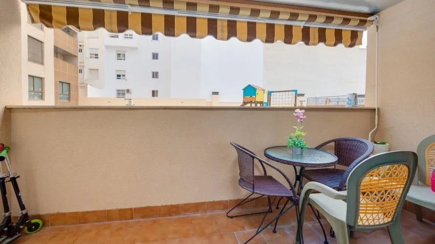 Apartamento de 2 dormitorios en Torrevieja, España No. 1258 № 18