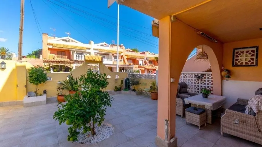 Bungalow de 1 dormitorio en Torrevieja, España No. 1539 № 14