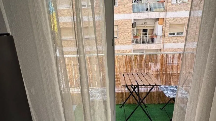 Apartamento de 2 dormitorios en Alicante, España No. 1459
