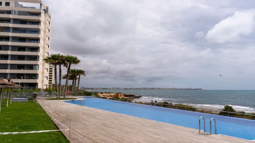 Apartamento de 98m² en Torrevieja, España No. 1330 № 1