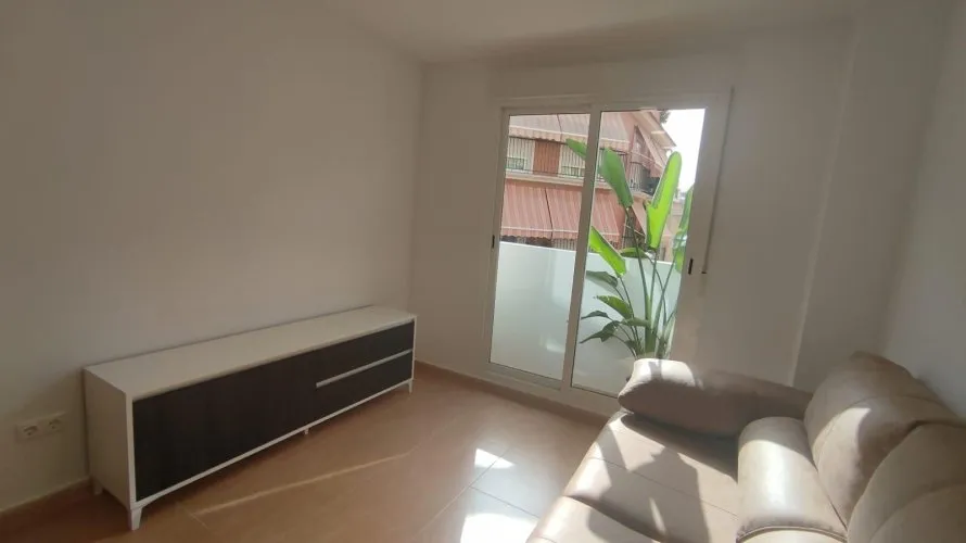 Apartamento de 2 dormitorios en Alicante, España No. 1310 № 8