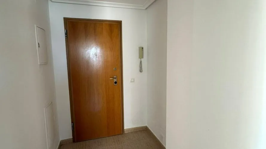 Apartamento de 2 dormitorios en Torrevieja, España No. 1535 № 6