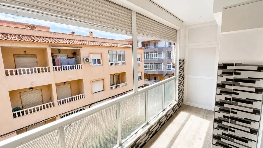 Apartamento de 1 dormitorio en Torrevieja, España No. 1540 № 11