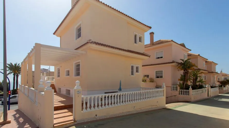 Villa de 180m² en Torrevieja, España No. 1326 № 27