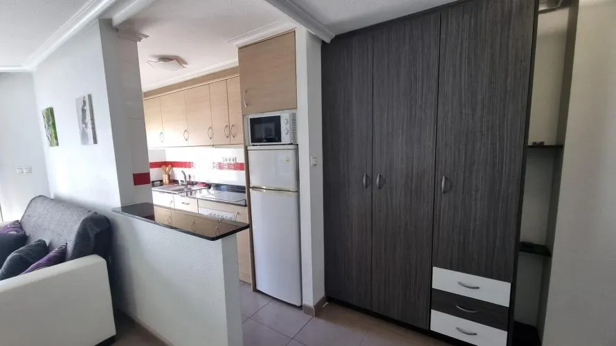 Apartamento de 2 dormitorios en Torrevieja, España No. 1394 № 1