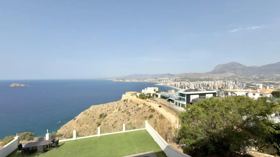 Villa de 7 dormitorios en Benidorm, España No. 1365 № 8