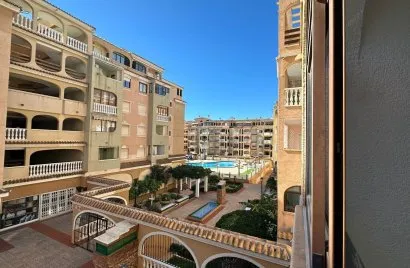 Apartamento de 3 dormitorios en Torrevieja, España No. 1477