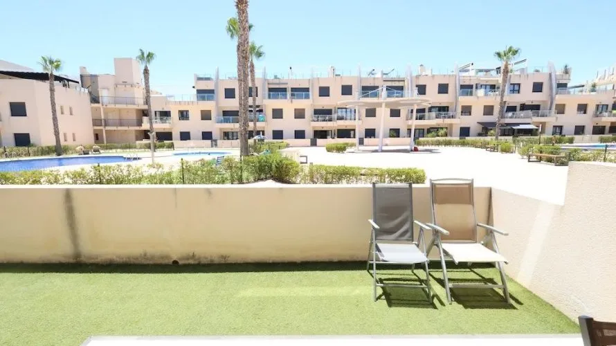 Apartamento de 2 dormitorios en Pilar de la Horadada, España No. 1346 № 2