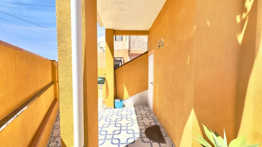 Bungalow de 1 dormitorio en Torrevieja, España No. 1551 № 1