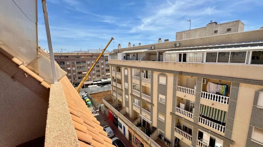 Ático de 2 dormitorios en Torrevieja, España No. 1421 № 2