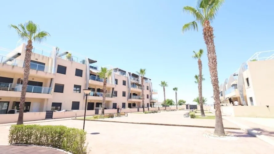 Apartamento de 2 dormitorios en Pilar de la Horadada, España No. 1346