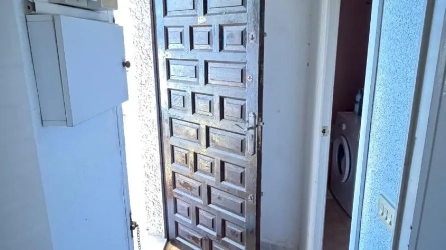 Apartamento de 1 dormitorio en Torrevieja, España No. 1571 № 1