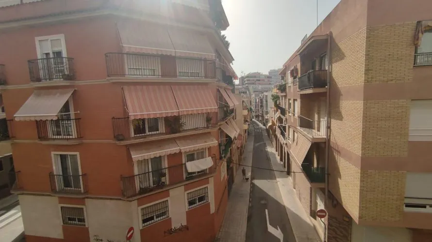 Apartamento de 2 dormitorios en Alicante, España No. 1310 № 12
