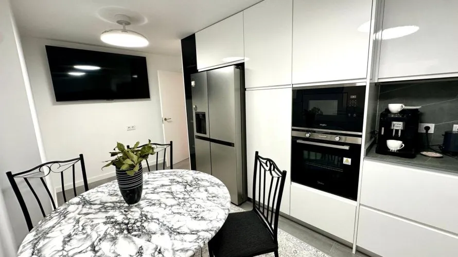Apartamento de 4 dormitorios en Alicante, España No. 1323 № 14