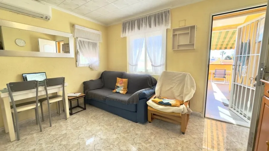 Bungalow de 1 dormitorio en Torrevieja, España No. 1551 № 6