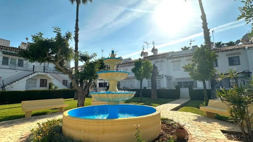 Apartamento de 1 dormitorio en Torrevieja, España No. 1591 № 3