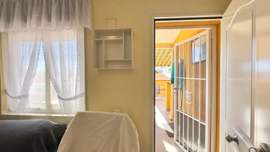 Bungalow de 1 dormitorio en Torrevieja, España No. 1551 № 5