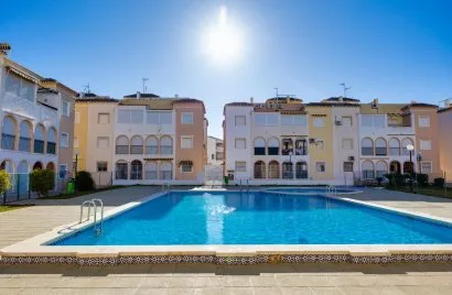 Bungalow de 60m² en Torrevieja, España No. 1565