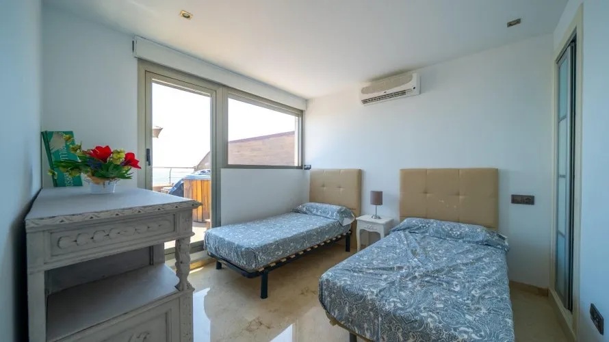 Ático de 2 dormitorios en Alicante, España No. 1305 № 23