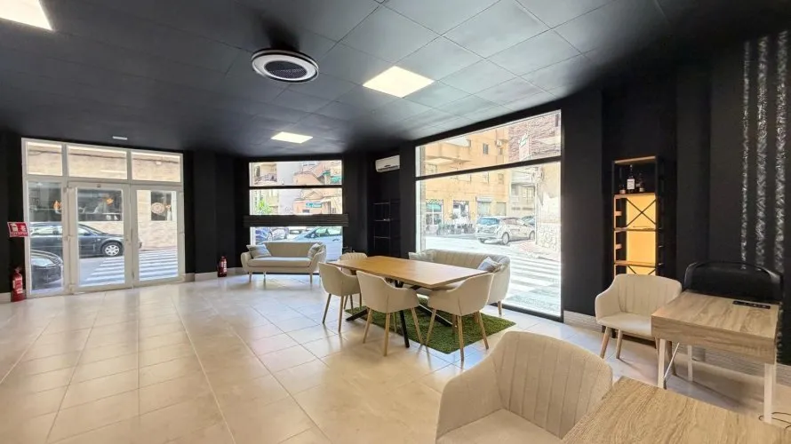 Propiedad comercial de 121m² en Torrevieja, España No. 1573 № 20