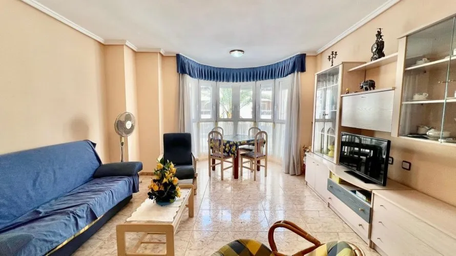 Apartamento de 2 dormitorios en Torrevieja, España No. 1521 № 21
