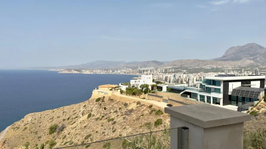 Villa de 7 dormitorios en Benidorm, España No. 1365 № 3