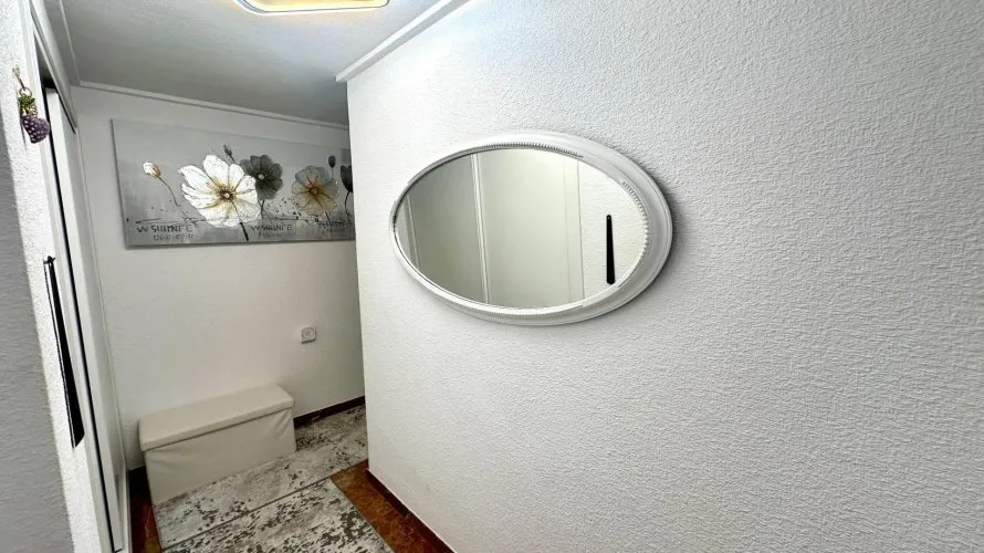 Apartamento de 4 dormitorios en Alicante, España No. 1323