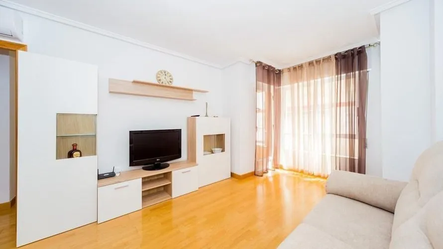 Apartamento de 2 dormitorios en Torrevieja, España No. 1575 № 2