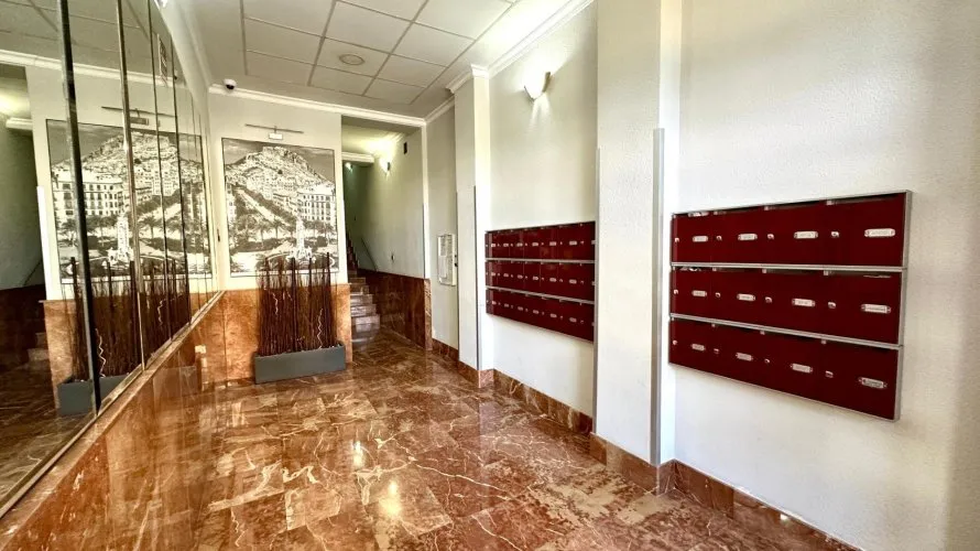 Apartamento de 4 dormitorios en Alicante, España No. 1323 № 15