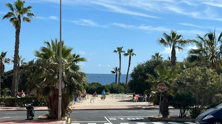Propiedad comercial de 300m² en Torrevieja, España No. 1378
