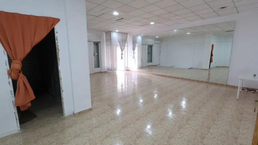 Propiedad comercial de 1 dormitorio en Torrevieja, España No. 1585 № 1