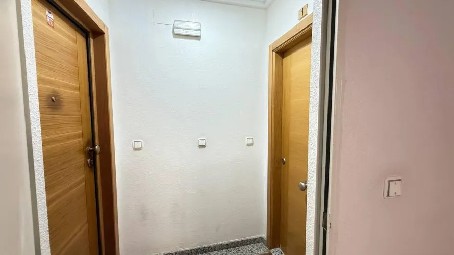 Apartamento de 1 dormitorio en Torrevieja, España No. 1402 № 1