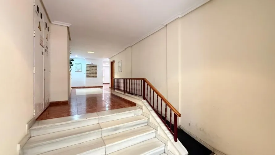 Apartamento de 1 dormitorio en Torrevieja, España No. 1467 № 1