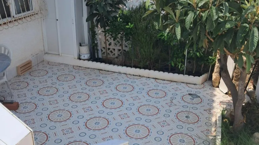 Bungalow de 2 dormitorios en Torrevieja, España No. 1427
