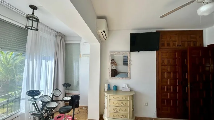 Bungalow de 3 dormitorios en L'Alfàs del Pi, España No. 1358 № 26