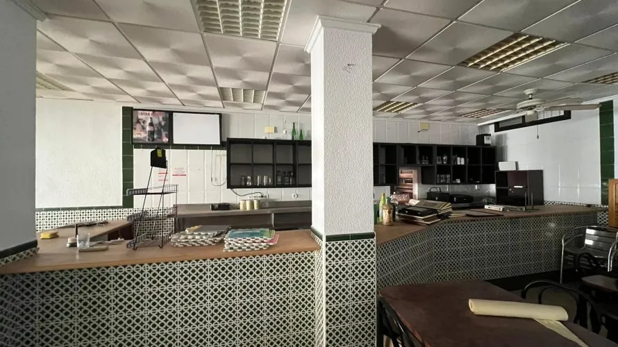 Propiedad comercial de 300m² en Torrevieja, España No. 1378 № 14