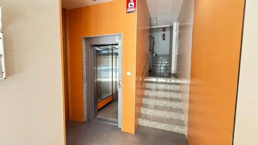 Apartamento de 1 dormitorio en Torrevieja, España No. 1402 № 2
